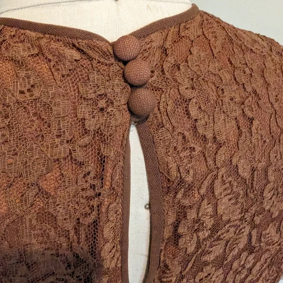 Stunning Vintage 1940s Volup Brown Lace Dress with Matching Belt and Gloves